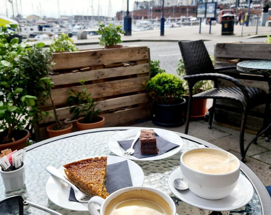 Seas The Day - Beachfront Apartment - Sleeps 4 Ramsgate Buitenkant foto